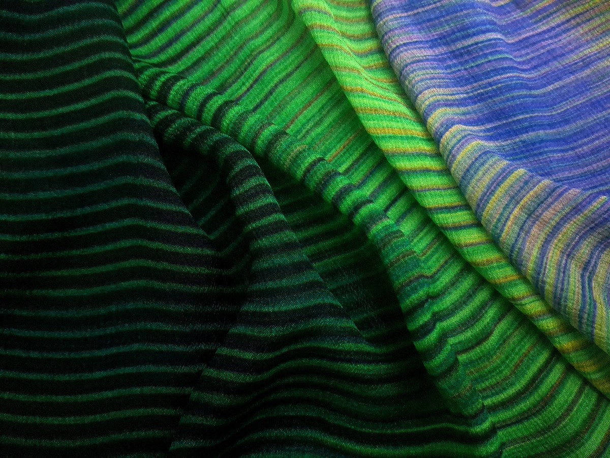 GREEN CASCADE ON Crinkled Viscose Crepe